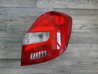 SKODA FABIA II PRAVE SVETLO