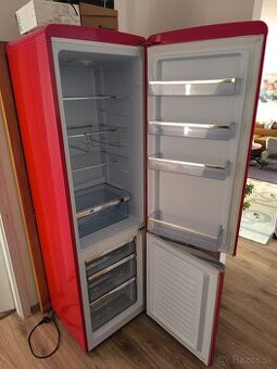 Retro chladnička amica
