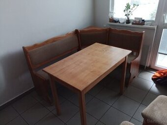 Rohová lavica so stolíkom