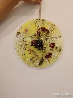 Epoxidove hodiny s jesennym motivom
