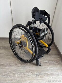 Vertikalizačný stojan Rabbit Up od R82, veľkosť 1