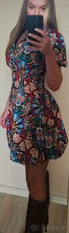 Prekrásne farebne puff šaty vel.xs/s