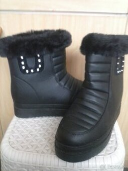 Dámske čižmyčky č.38