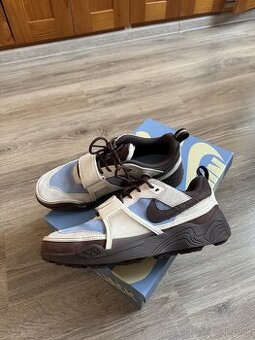 Nike Zoom Field Jaxx x Travis Scott