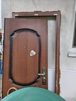 vchodové dvere