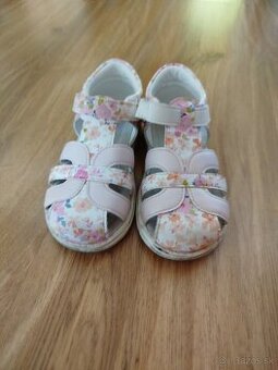 Dievčenské sandále