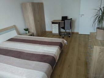 Nepriechodná izba pre ženu - ul.Orgovánová, Terasa