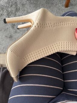 Topánky elegantné 38