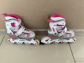 Dievčenské kolieskové korčule.