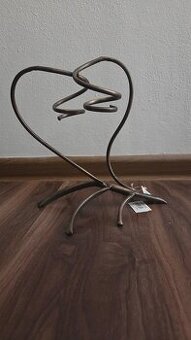 kovovy stojan na 2 flase vina