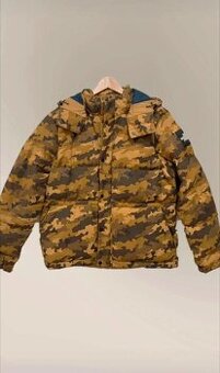 Pánska maskáčová zimná bunda The North Face