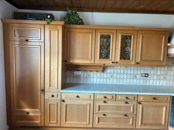 Masívna kuchynská linka z Nemecka so spotrebičmi