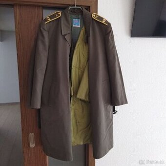 stare vojenske veci,kabat,medaila veterana,vyznamenanie