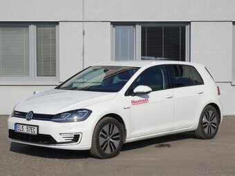 Golf VII Lim. e-Golf, 100kW, Virtual kokpit, DPH