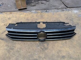 Passat B8 predná maska