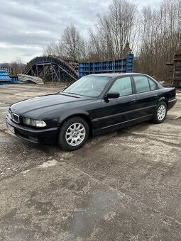 Rozpredam bmw e38 750i
