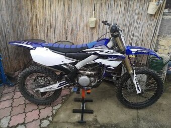 Yamaha yz 250f 2019 se startérem.