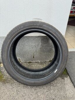 235/40 ZR19 MICHELIN