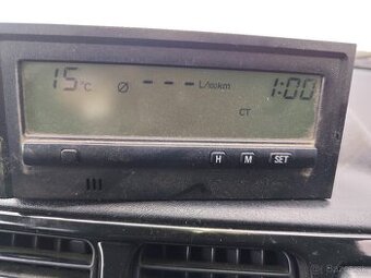 Mitsubishi Pajero Pinin displej