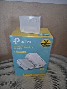 TP-Link AV600 Powerline Wi-Fi Kit (TL-WPA4220 KIT)
