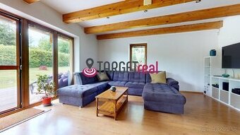 Exkluzívne bývanie obklopené zeleňou – rodinný dom s 1517 m2