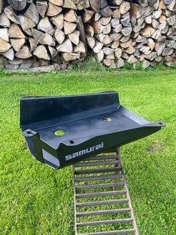 Kryt nádrže Suzuki Samurai
