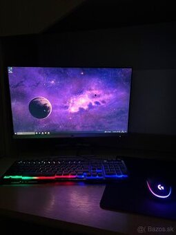Kompletný počítač, myš, klávesnica, monitor, podložka