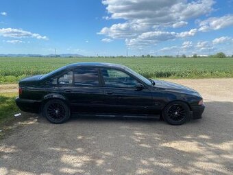 BMW e39 523i