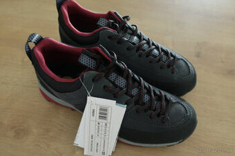 Turisticke topanky nove, vel. 41.5