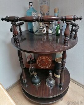 Barový stolík z pravého masívu