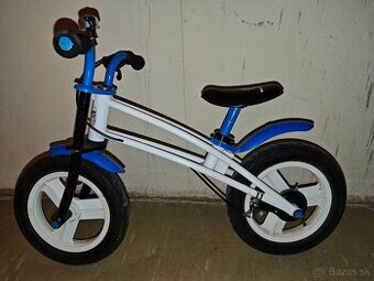 Detské odrážadlo.