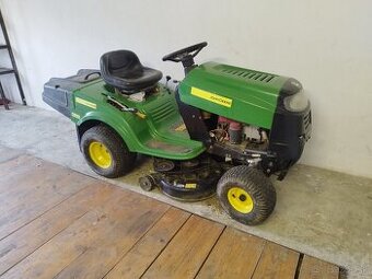 Traktorová kosačka John Deere