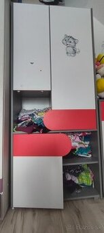 Poličková skriňa a komoda