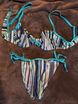 Dámske plavky pasikave