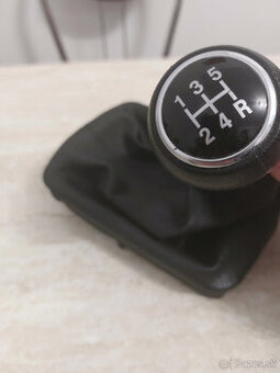 Radiaca páka s manžetou Peugeot 206, 5 stupňová, čierna s rá