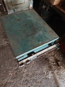 Predám pôvodnú mechanickú plošinovú váhu KOVO Konice (ČSSR v