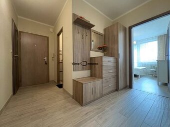 CENTRUM: 3 izb.byt, 2x klíma, ŠATNIK, ŠPAJZA