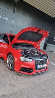 Rs5 r.v.2015 331kw V8 4.2fsi najeto 125tis servisovana