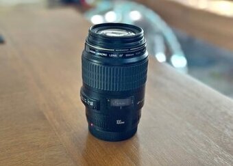 Canon EF 100 mm f/2,8 Macro USM