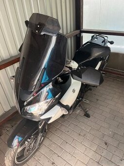 Suzuki v strom 650