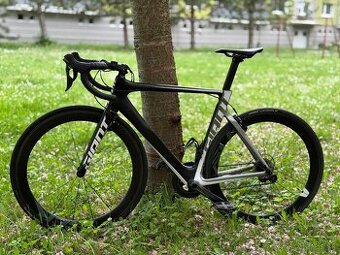 Giant propel full carbon "M"