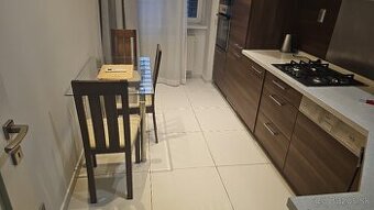 Velky 2izbovy byt v uplnom centre BA.