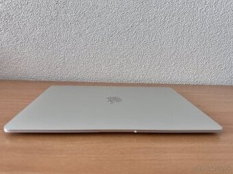 💻 Predám MacBook Air 2020 M1 – ako nový, BEZ JEDINÉHO ŠKRAB