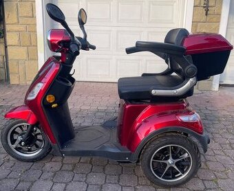 Elektrická trojkolka Selvo 31000Li-EB