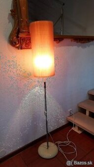 Retro stojaca lampa