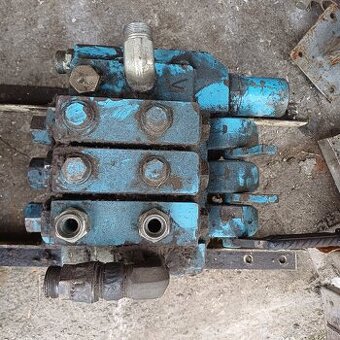 Hydraulický rozvádzač