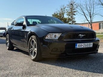Ford Mustang V6 3.7L. 227kw Automat