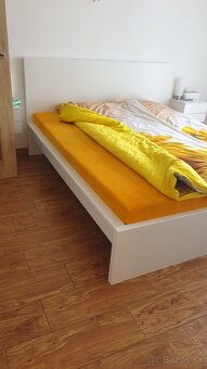 Manželská posteľ s roštami