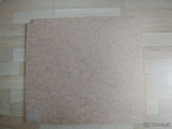 Pevne police z preglejky