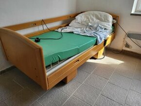 Polohovateľná posteľ